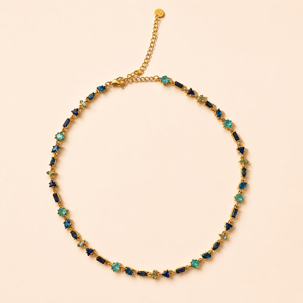 Collier NAMAKA Or turquoise sur fond clair